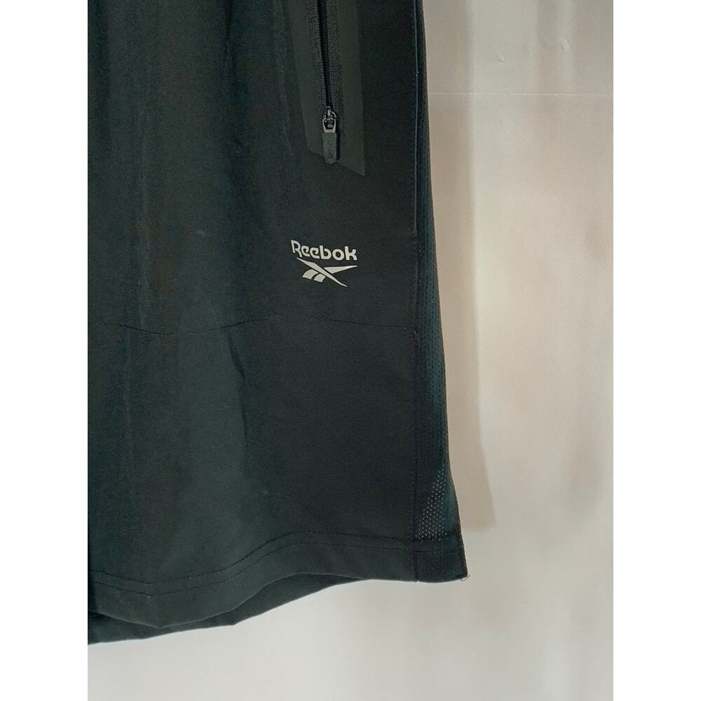 Reebok Women's Black Solid Side-Zipper Pocket Pul… - image 6